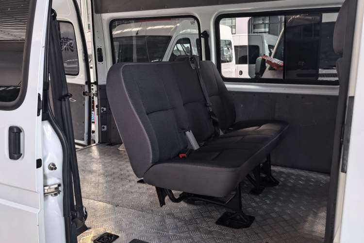 Used JMC Transit 2019 2.8T Commercial Version Short Wheelbase Mid-Roof 6-Seater China VI JX493
