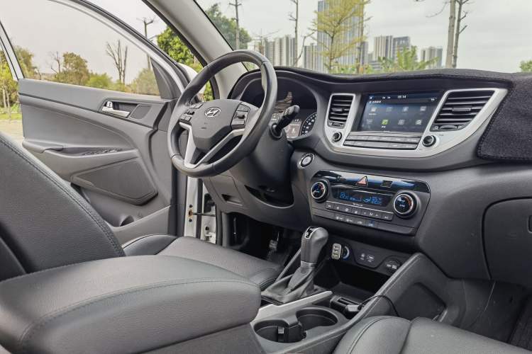 Used Hyundai Tucson 2015 1.6T Dual-Clutch Two-Wheel-Drive Smart Model
