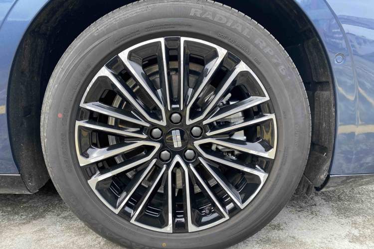 Used Geely Galaxy Galaxy 8 2025 130km EM-i Prestige Edition
