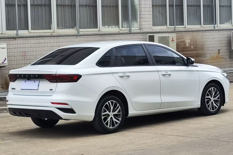 Used Geely Auto Emgrand 2023 4th Generation Champion Edition 1.5L CVT Luxury Model Exterior 3