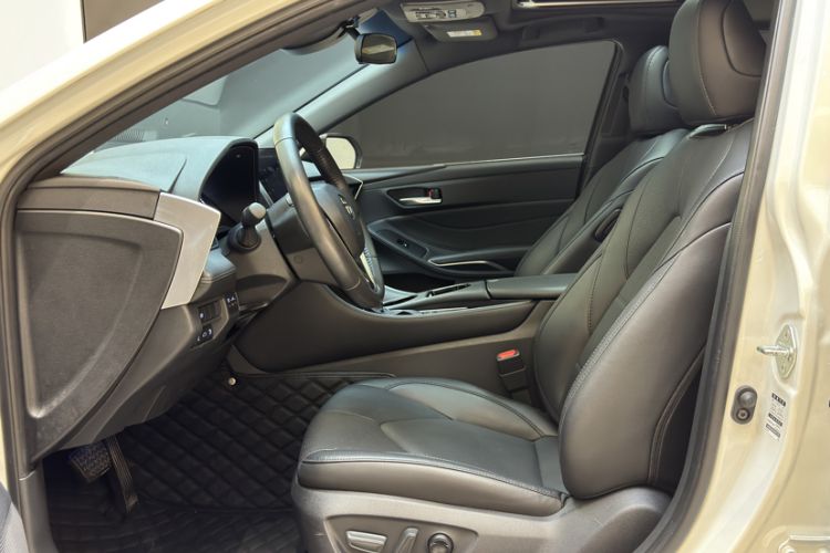 Used Toyota Avalon 2023 Dual-Engine 2.5L Luxury Edition Interior 1