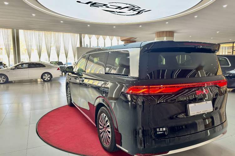 Used BYD Xia 2025 DM-i 1.5T 180km Excellence Model Exterior 6