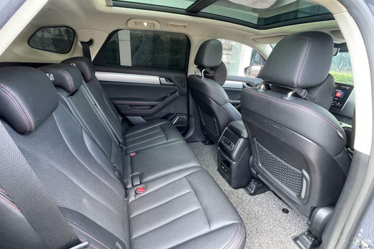 Used BYD Tang New Energy 2018 DM 2.0T All-Wheel Drive Smart Connectivity Luxury Model 7 Seats China V Emission Standard