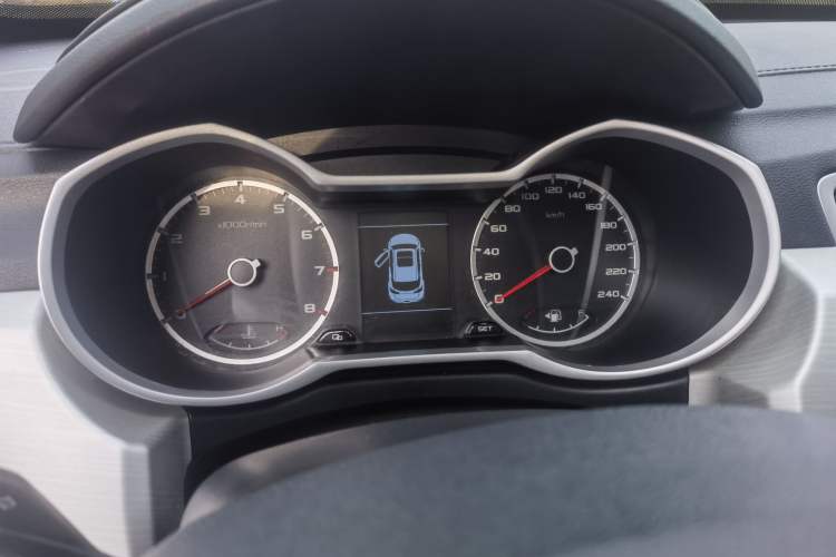 Used Geely Auto Emgrand X7 Sport 2018 1.8TD Manual Two-Wheel Drive Zhiya Model Instrument Cluster