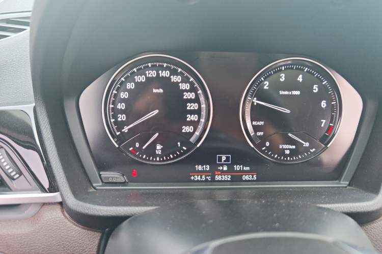 Used BMW X1 2020 sDrive20Li Fashion Model Odometer Close Up