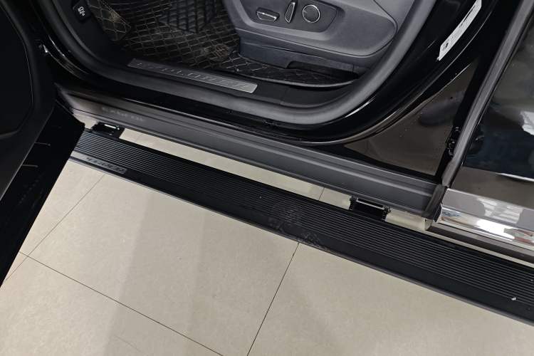 Used Ford Explorer 2023 EcoBoost 285 Four-Wheel Drive Titanium Edition 7-Seater