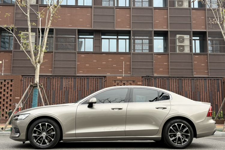 Used Volvo S60 2021 T4 Zhiyi Luxury Edition