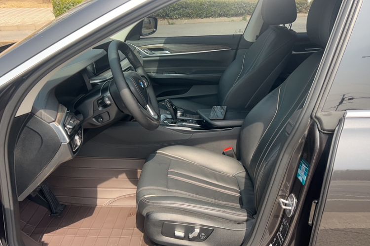 Used BMW 6 Series GT 2020 630i Luxury Design Package Interior 1