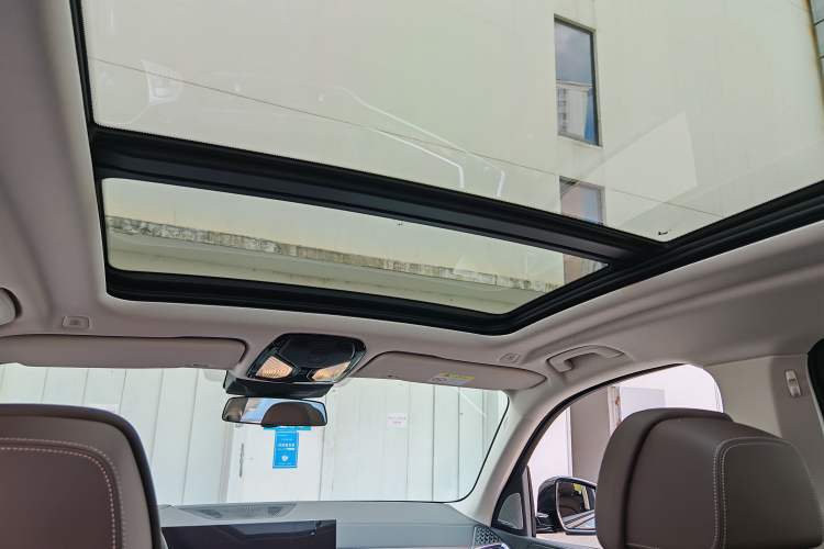 Used BMW X5 2026 Model, xDrive 30Li Prestige M Sport Night Package Interior 4