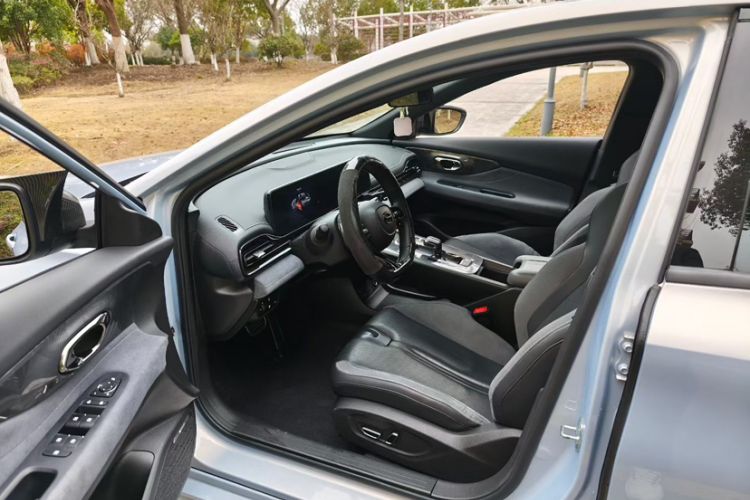 Used GAC Trumpchi EMPOW 2024 400T Automatic Yingbao R PRO Edition