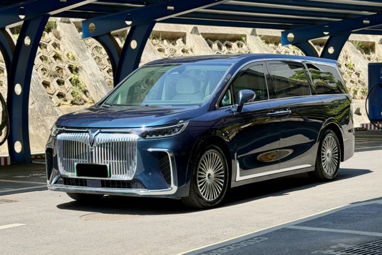 Used VOYAH Dream 2025 PHEV Four-Wheel Drive Excellence Kunpeng Edition