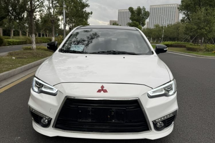 Used Mitsubishi Lancer EX 2016 1.8L Manual Black-and-White Retro Edition
