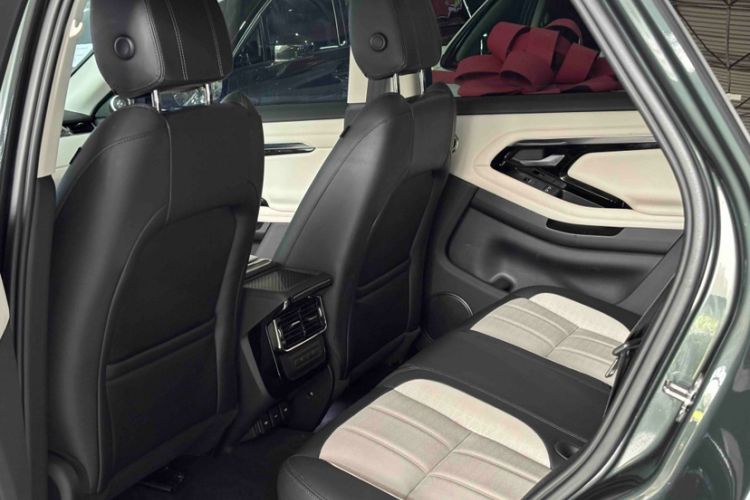 Used Land Rover Range Evoque 2021 Range Rover Velar L 249PS R-Dynamic First Edition Interior 1