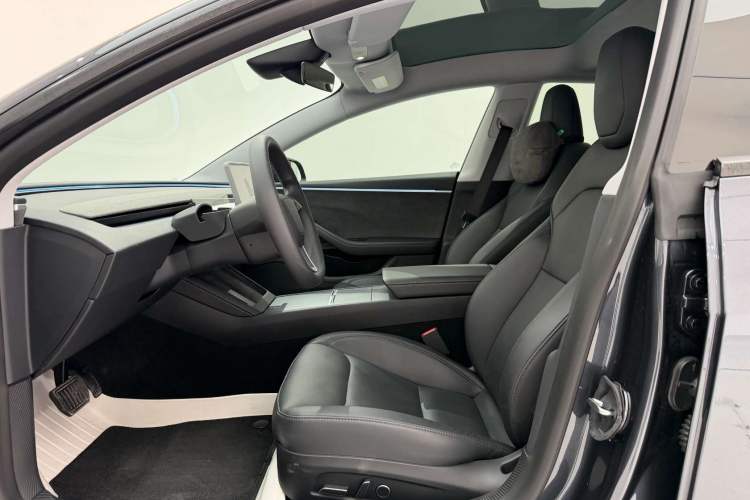 Used Tesla Model 3 2023 Long-Range All-Wheel-Drive Version Left Front Seat