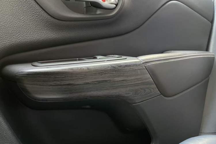 Used Jeep Cherokee 2016 2.4L Superior Edition