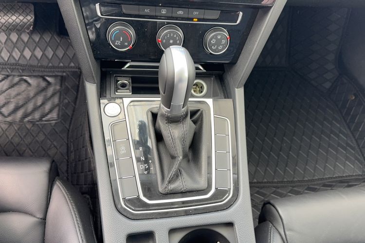 Used Volkswagen Magotan 2019 330TSI DSG Leading Edition China V Standard