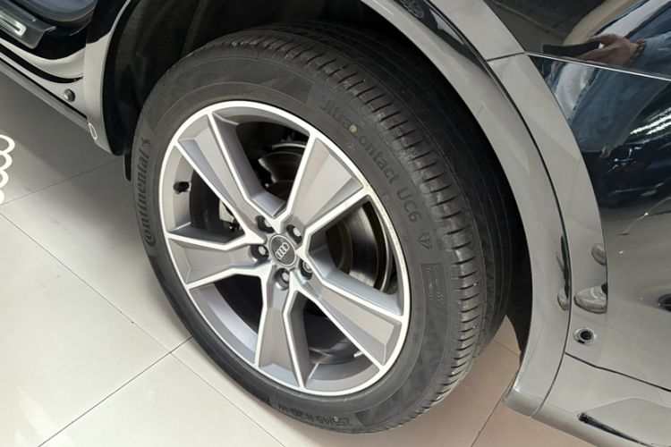 Used Audi Q5L 2022 Updated 45T Luxury Dynamic Version
