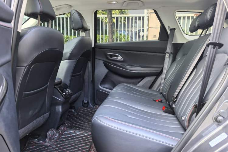 Used CHANGAN OSHAN X7 2021 1.5T Automatic Luxury Model Interior 4