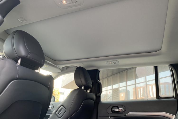 Used Jeep Commander 2018 2.0T Four-Wheel Drive Smart Enjoyment Version China V Emission Standard