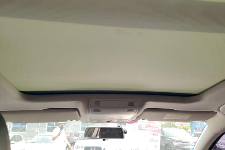 Used Volkswagen Magotan 2017 330TSI DSG Leading Model
