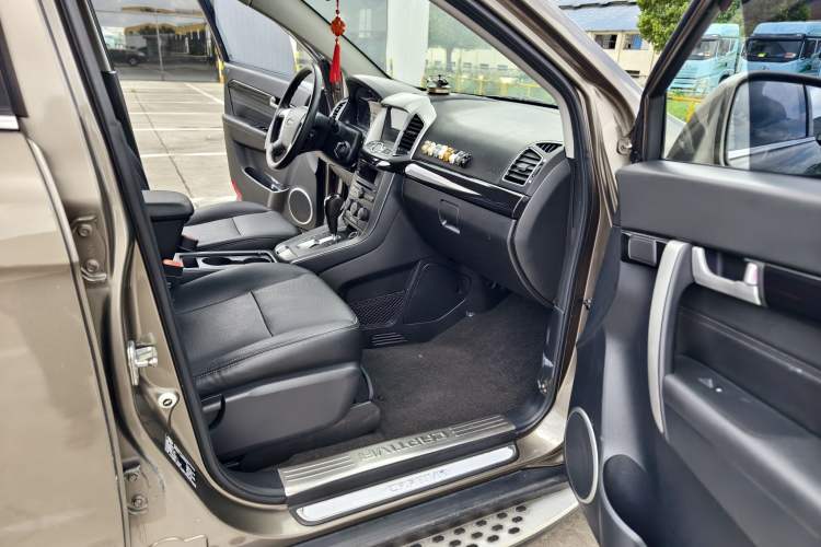 Used Chevrolet Captiva 2015 2.4L Two-Wheel Drive Urban Version 7 Seats