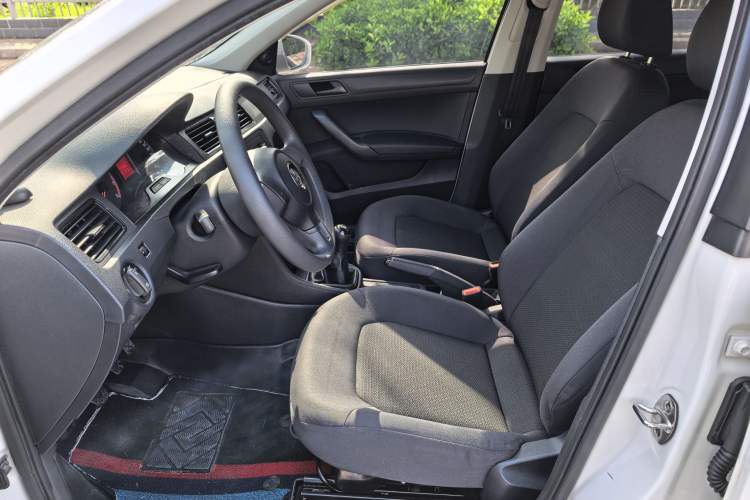 Used Volkswagen Santana 2015 1.6L Manual Fashion Edition Left Front Seat