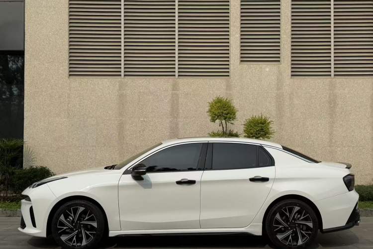 Used Lynk & Co 03 2026 Model 1.5TD DCT Pro Exterior 3