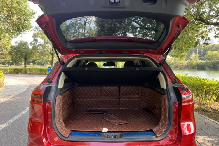 Used Geely Auto Emgrand X7 Sport 2018 1.8TD Automatic Two-Wheel Drive ZhiZun Model with 4G Connectivity