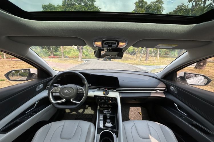 Used Hyundai Elantra 2021 1.5L CVT LUX Prestige Edition