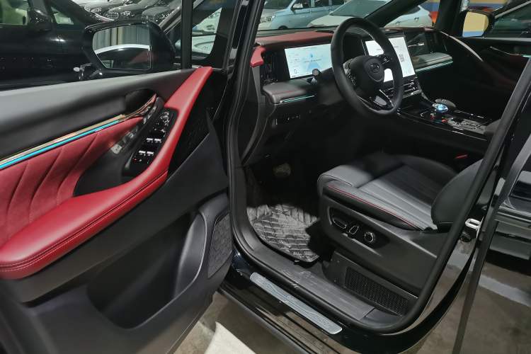 Used GAC Trumpchi M8 2025 Zongshi Series Super Hybrid Edition