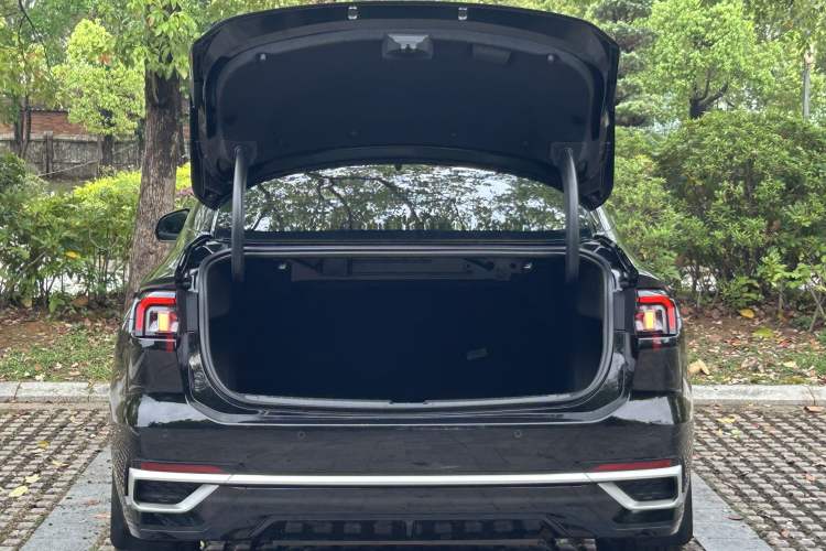 Used Ford Mondeo 2023 EcoBoost 180 Luxury Model
