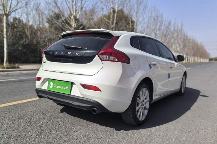 Used Volvo V40 2015 1.6T Zhiyi Edition