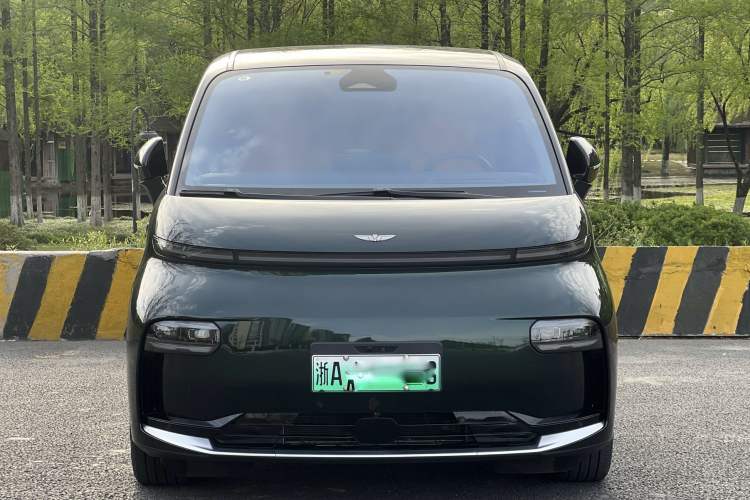 Used Geely Galaxy LEVC L380 2024 140-Degree 6-Seater All-Wheel-Drive Ultra Exterior 2