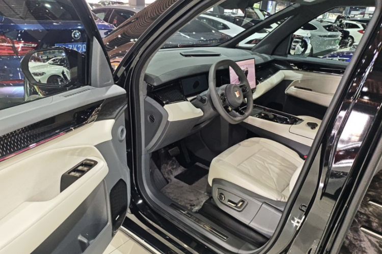 Used Zeekr 009 2024 7-Seater Aisle Version 108 kWh