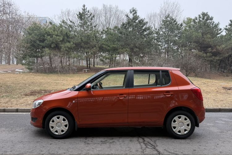 Used Skoda Fabia 2014 1.4L Automatic Crystal Edition
