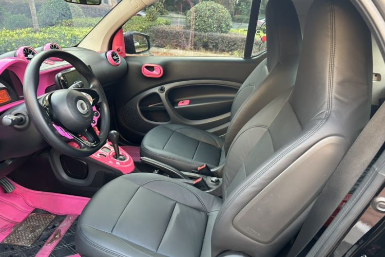 Used smart fortwo 2015 1.0L 52 kW hardtop Dynamic version