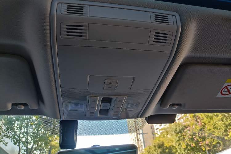 Used Volkswagen Magotan 2019 330TSI DSG Leading Edition China V Standard