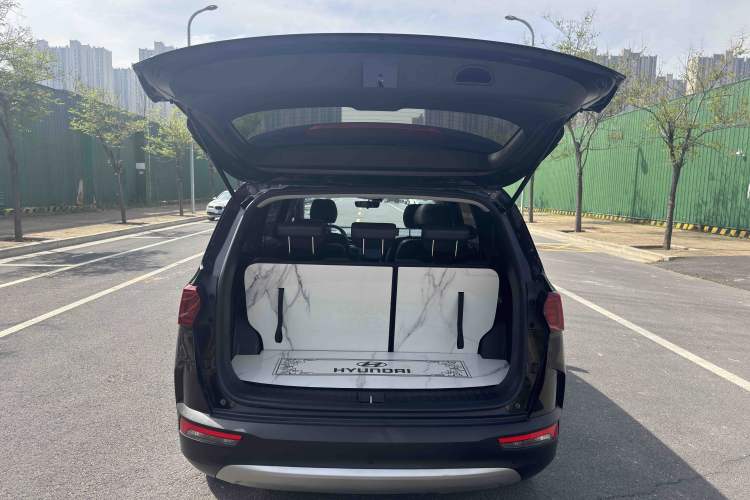 Used Hyundai Custo 2021 270TGDi Prestige LUX Trunk