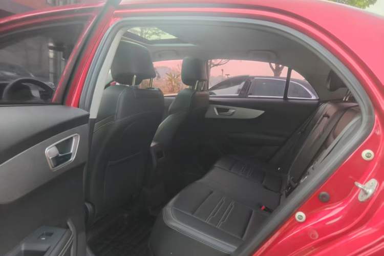 Used BYD Qin New Energy 2019 High-Range Luxury Model Interior 3