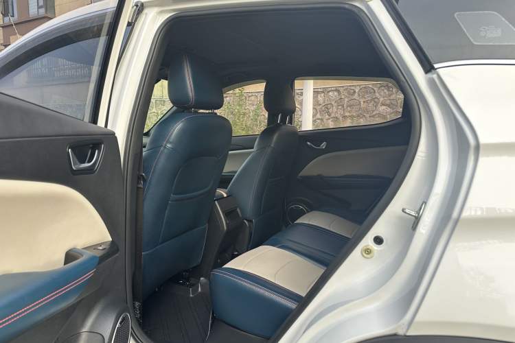 Used Dongfeng Fengon 500 2022 1.5T CVT Comfort Edition Interior 3