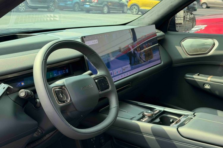 Used Lynk & Co 900 2025 2.0T Exploration Edition
