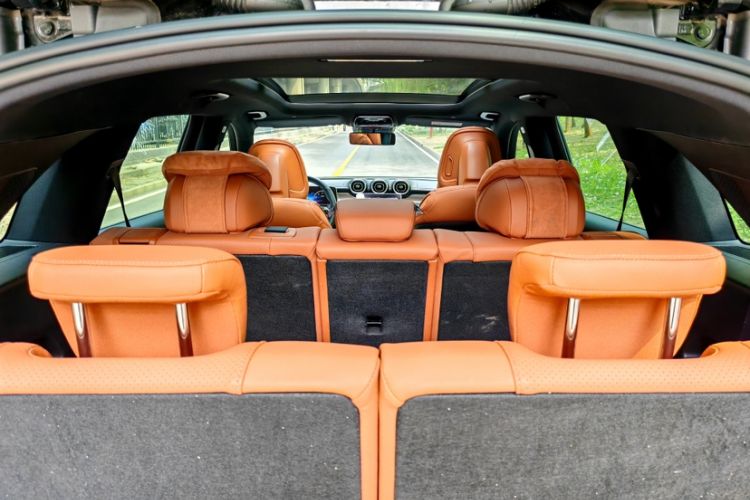 Used Mercedes-Benz GLC 2023 GLC 260 L 4MATIC Dynamic Edition 7-seater