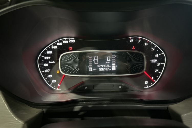 Used Baojun 510 2017 1.5L manual Comfort trim Odometer Close Up