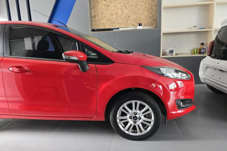 Used Ford Fiesta 2013 Hatchback 1.5L Automatic Fashion Edition
