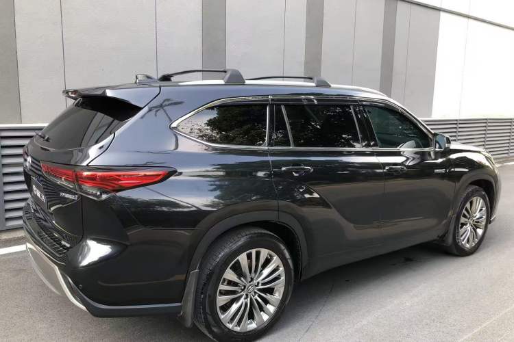 Used Toyota Highlander 2022 Dual-Engine 2.5L Four-Wheel Drive Prestige Version 7 Seats
