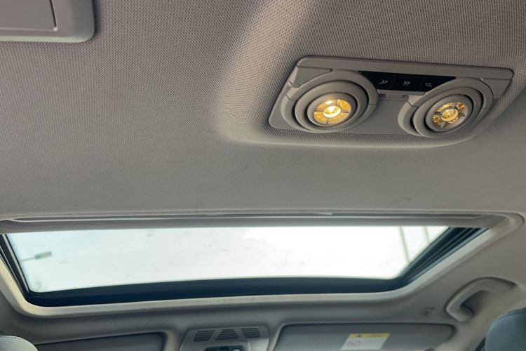 Used BMW 3 Series 2017 320Li Fashion Model Headliner