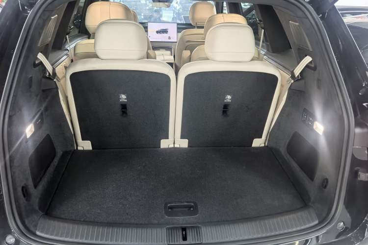 Used ONVO Luxeed L90 2025 Model—Ultra Six-Seater Version
