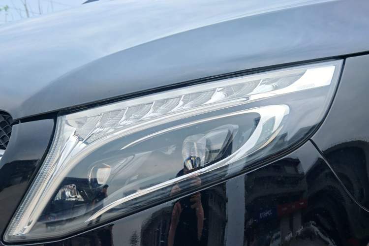 Used Mercedes-Benz V-Class 2016 V 260 L Prestige Extended Edition Exterior 10