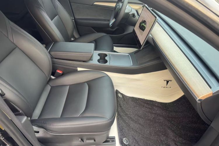 Used Tesla Model 3 2022 Rear-Wheel-Drive Version Interior 5