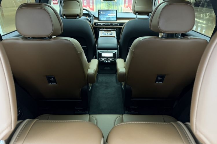 Used Lincoln Aviator 2022 3.0T V6 Four-Wheel Drive Luxury Edition Interior 4